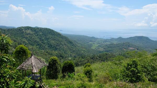 Bukit Putung, Karangasem: East Bali Panorama With No Queue for Photos