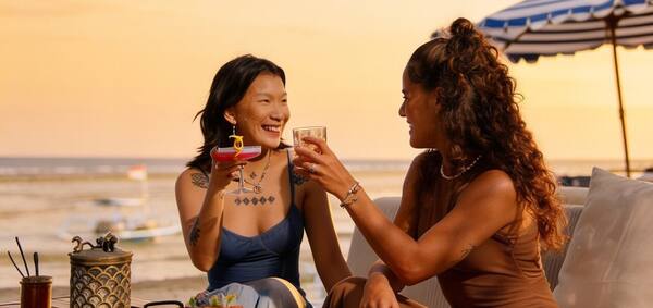 Byrd House Bali Sanur: Beach Club Tepi Pantai dengan BBQ Berganti Tema Tiap Malam