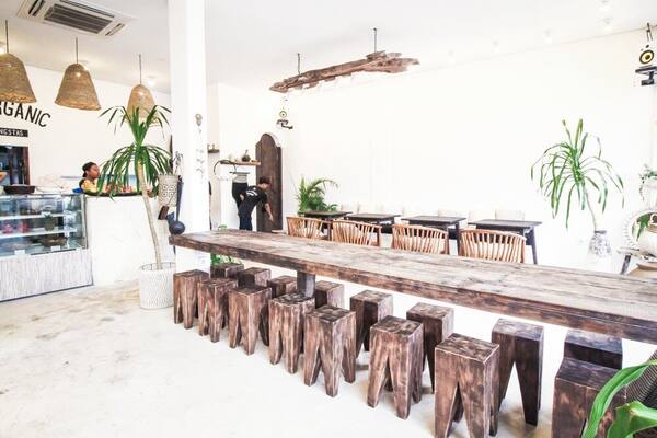 Café Organic Canggu: Smoothie Bowl Warna-Warni & Sarapan Sehat di Batu Bolong