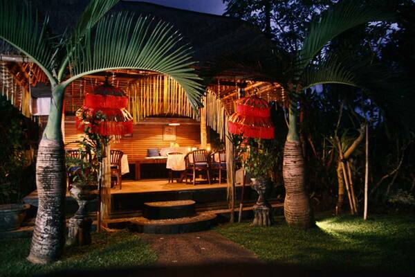 Café Wayan & Bakery Ubud: Veteran Monkey Forest Road Sejak 1986