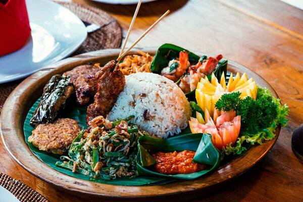 Café Wayan & Bakery Ubud: Veteran Monkey Forest Road Sejak 1986