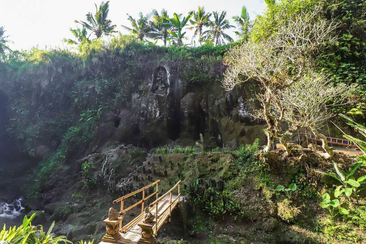 Candi Tebing Kalebutan: A Hidden Ancient Relief Carved into the Tukad Petanu Cliffs, Pejeng Kawan