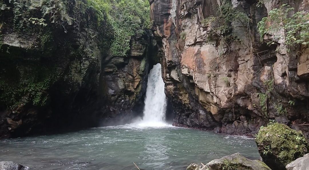 How to Get to Tembok Barak Waterfall, Sambangan, from Lovina