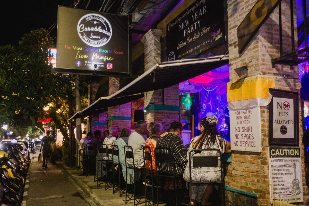 Casablanca Sanur: Band Schedule, Happy Hour and Closing Time