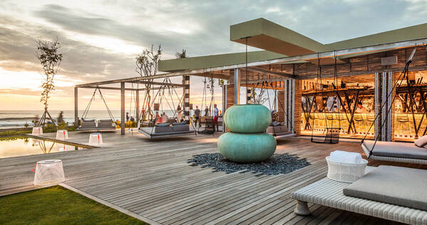 COMO Uma Canggu: Menginap Tepat di Bibir Echo Beach dengan Kolam Lagoon 115 Meter