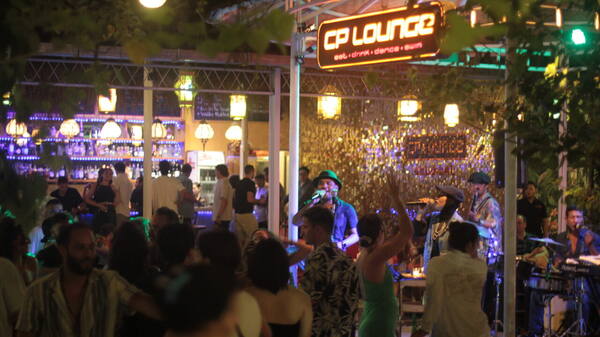 CP Lounge Ubud Buka Sampai Jam Berapa dan Berapa Harga Minumannya?