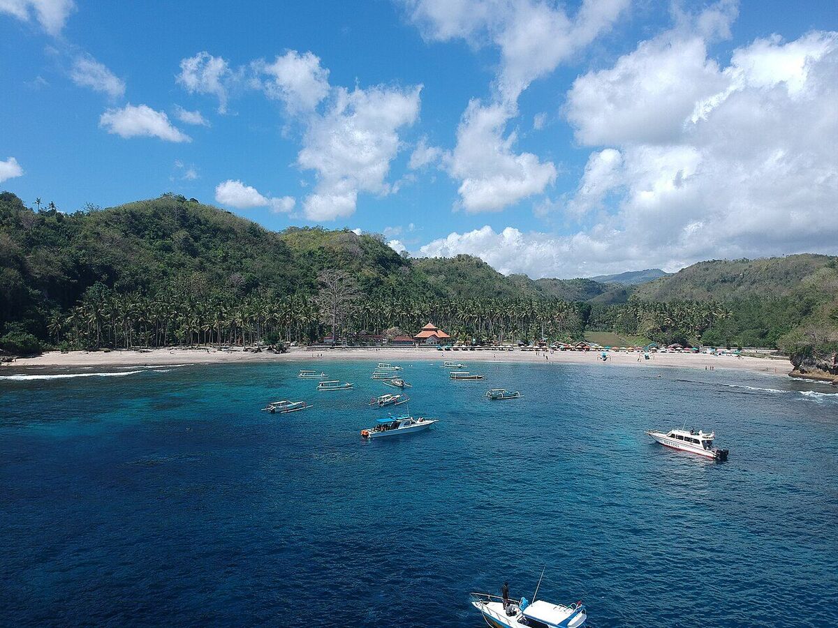 Crystal Bay Nusa Penida: A White-Sand Snorkeling Paradise