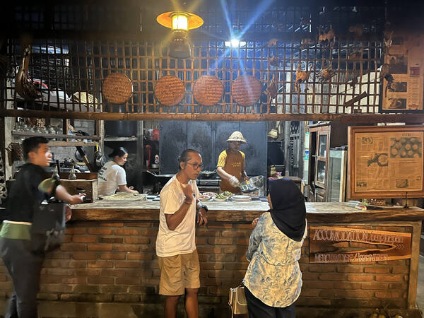 레스 마을 Dapur Bali Mula: 내고 싶은 만큼 내되 예약은 필수