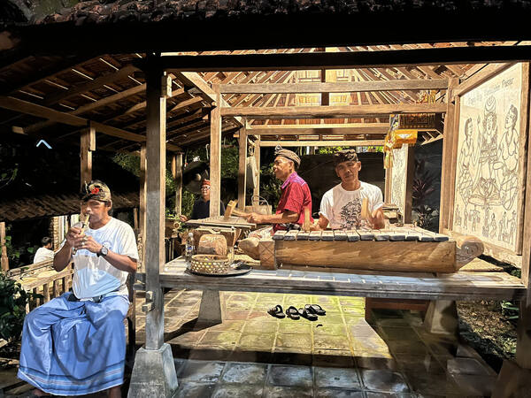 Dapur Bali Mula Desa Les: Bayar Seikhlasnya, tapi Harus Reservasi