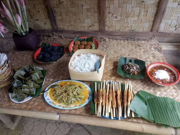 Desa Banyuseri, Buleleng: Bali Aga, Madu Kele-Kele, dan Aksesnya
