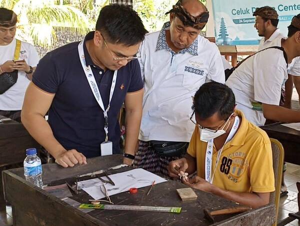 Desa Celuk Gianyar: Menyusuri Sentra Perak dan Emas Bali Langsung dari Bengkel Perajinnya