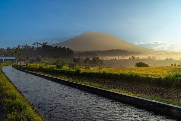 Muncan Village, Karangasem: Terraced Rice Fields, Telabah Lantang & Purification Rituals below Mount Agung