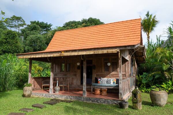 Desa Seni Baturiti: Antique Wooden Houses and Cool Air in the Bali Highlands