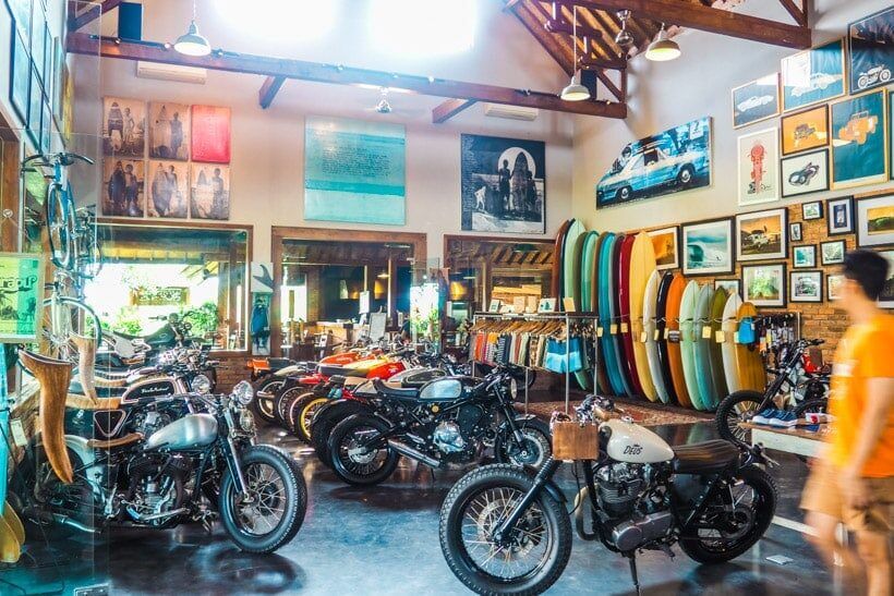 Deus Ex Machina Bali: Berawa Canggu में कैफे, कस्टम मोटरसाइकिल और क्रिएटिव वाइब