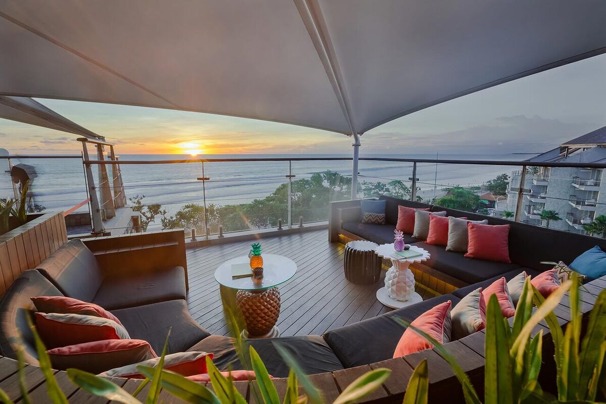Double-Six Rooftop Seminyak: A 1,700 m² Sunset Bar Above Double Six Beach — Prices, Hours & Dress Code