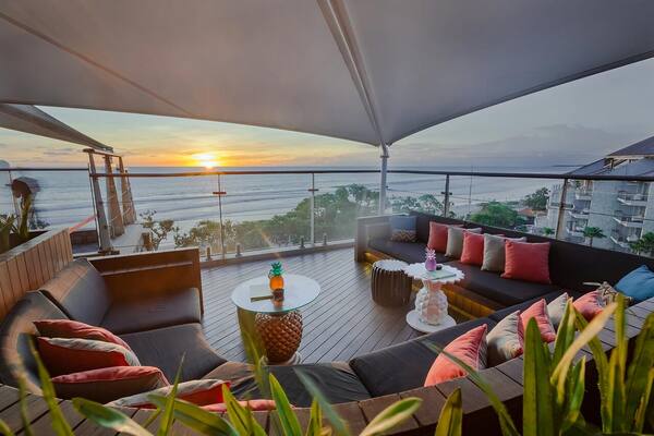 Double-Six Rooftop Seminyak: A 1,700 m² Sunset Bar Above Double Six Beach — Prices, Hours & Dress Code