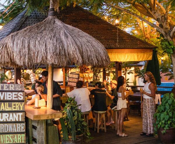 Drifter Surf Shop, Cafe & Gallery Uluwatu – Markas Budaya Surf di Jalan Labuan Sait