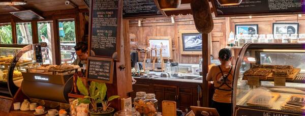 Drifter Surf Shop, Cafe & Gallery Uluwatu – Markas Budaya Surf di Jalan Labuan Sait