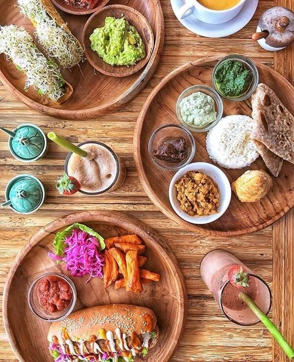 Earth Cafe & Market Seminyak: Ikon Vegan Organik di Jalan Kayu Aya