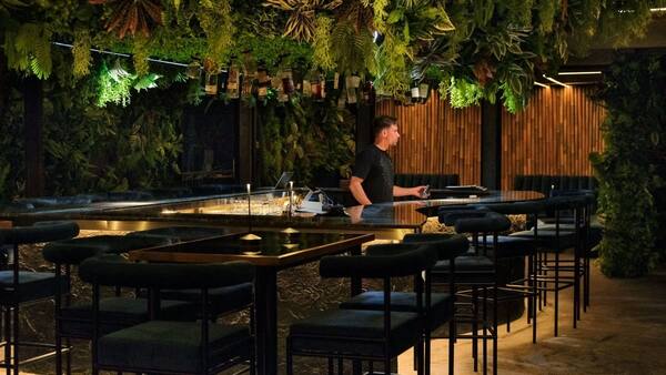 EAZY Bali Seminyak: Opening Hours, Cocktail Prices and Owner