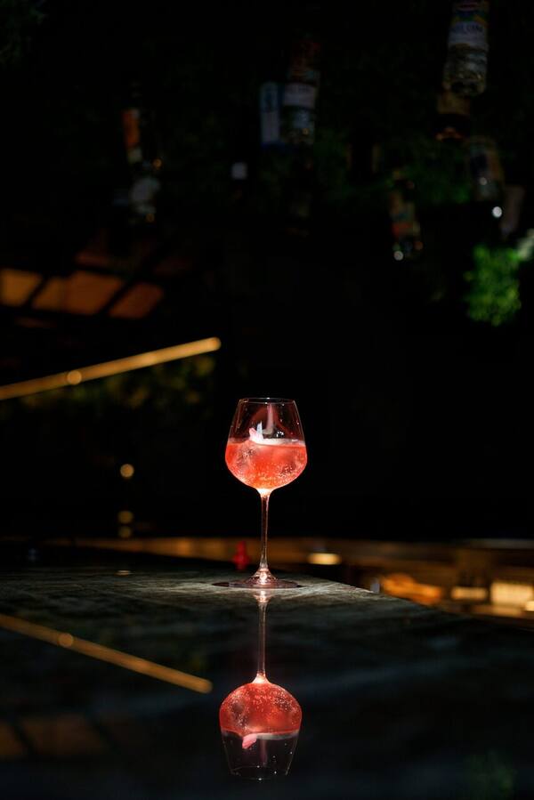 EAZY Bali Seminyak: Jam Buka, Harga Cocktail, dan Pemiliknya