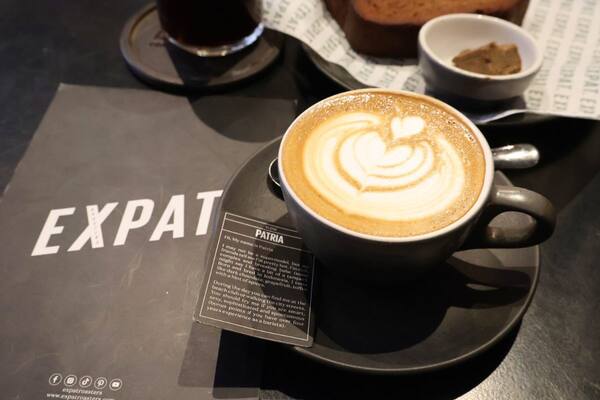 Expat. Roasters Seminyak: Roastery Kopi Single Origin Indonesia di Petitenget