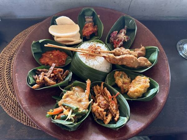 Fair Warung Balé Ubud: Makan Enak yang Mendanai Layanan Medis Gratis