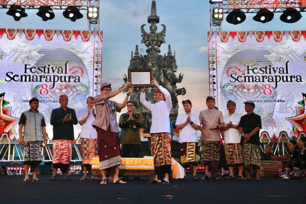 クルンクンの Festival Semarapura：ププタン記念祭の歩き方