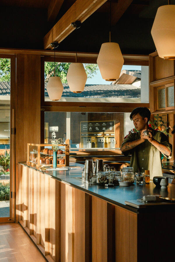 Fuglen Bali Pererenan: Kapan Kopi Berganti Cocktail?