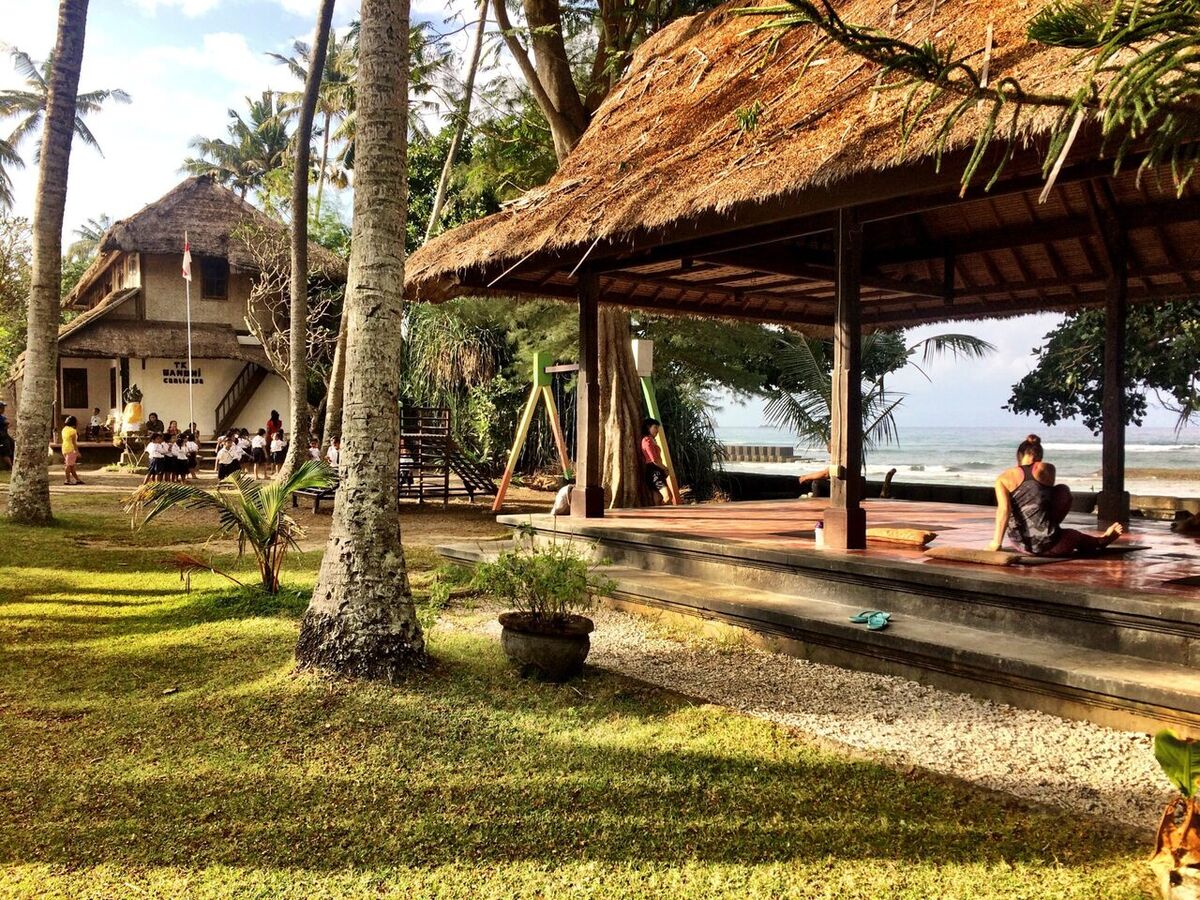 Gedong Gandhi Ashram Candidasa: Yoga, Puja and Simple Living by the Sea