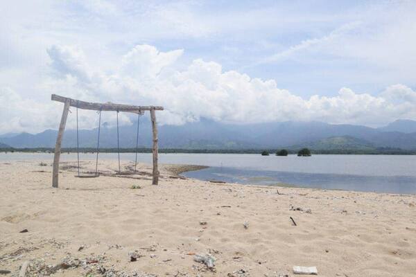 Gili Putih Sumberkima: Gundukan Pasir di Barat Pemuteran