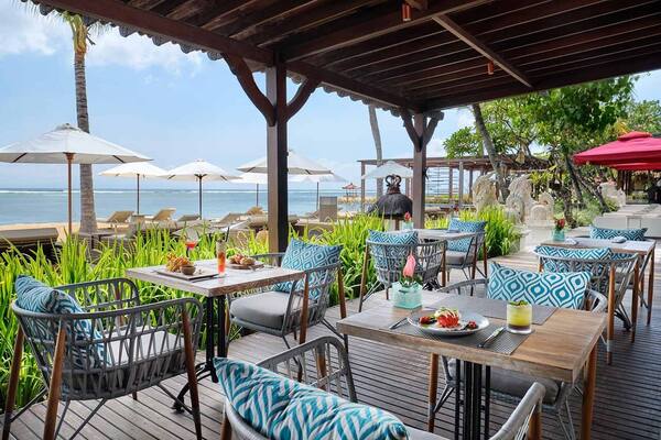 Griya Santrian Sanur: Resor Tepi Pantai Milik Keluarga Bali dengan Sepeda ke Jalur Pantai
