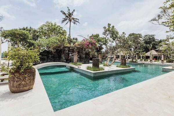 Hyatt Regency Bali Sanur: Resor Taman Klasik untuk Liburan Keluarga yang Tenang