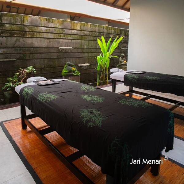 Jari Menari Seminyak
