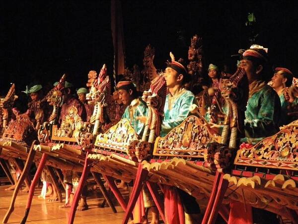 Jegog Suar Agung, Sangkaragung — Gamelan Bambu Raksasa yang Menggetarkan Dada di Jembrana