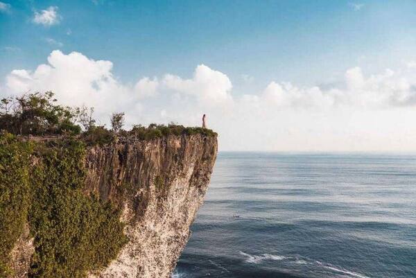Karang Boma Cliff Uluwatu: Tebing Sunset Paling Sepi di Pecatu