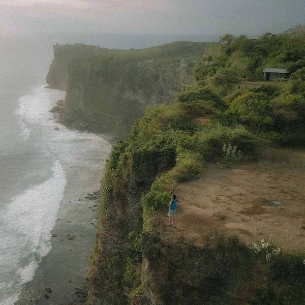 Karang Boma Cliff Uluwatu: Tebing Sunset Paling Sepi di Pecatu