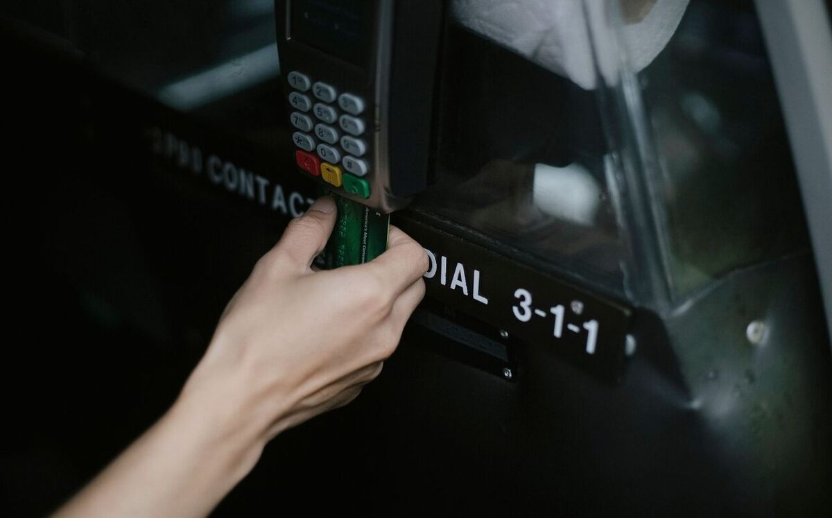 هل تعمل بطاقات مير ويونيون باي وJCB في بالي؟