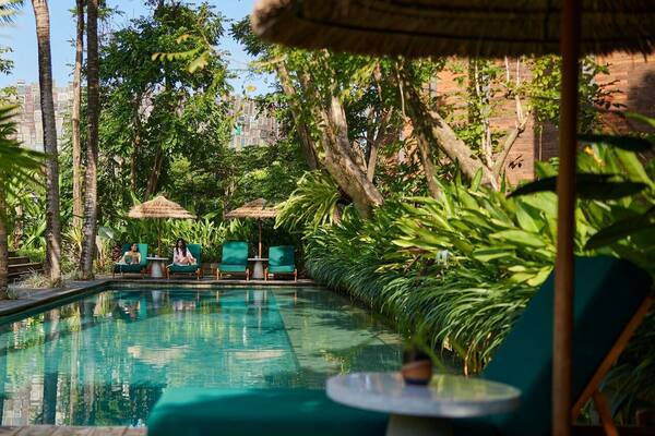 Katamama (Potato Head Suites) Seminyak: Hotel Butik dari 1,5 Juta Bata Buatan Tangan