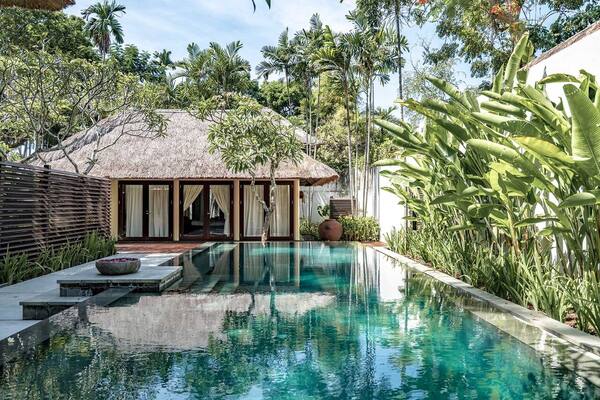Kayumanis Nusa Dua: Vila Bertembok Privat untuk Honeymoon di Bali
