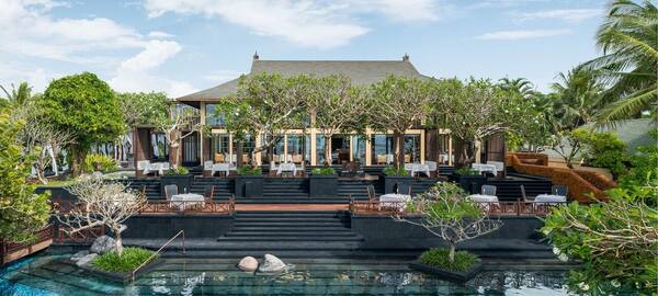 Kayuputi Nusa Dua: Fine Dining Tepi Laut di The St. Regis Bali