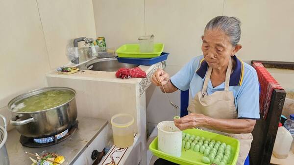Klepon Gianyar Sejak 1980: Harga, Jam Buka, dan Cara Pesan