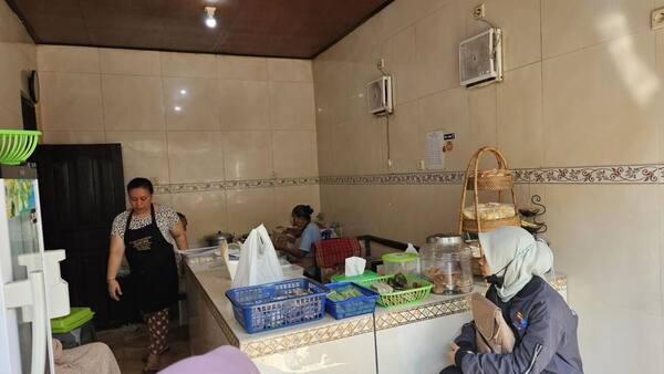 Klepon Gianyar Sejak 1980: Harga, Jam Buka, dan Cara Pesan