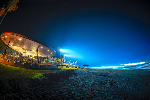Komune Beach Club Keramas: Minimum Spend, Kolam, Night Surf