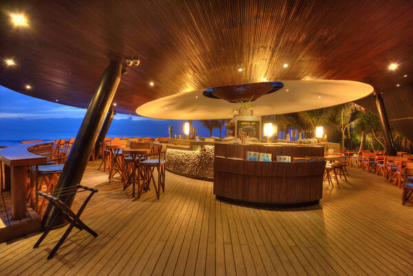 Komune Beach Club Keramas: Minimum Spend, Kolam, Night Surf