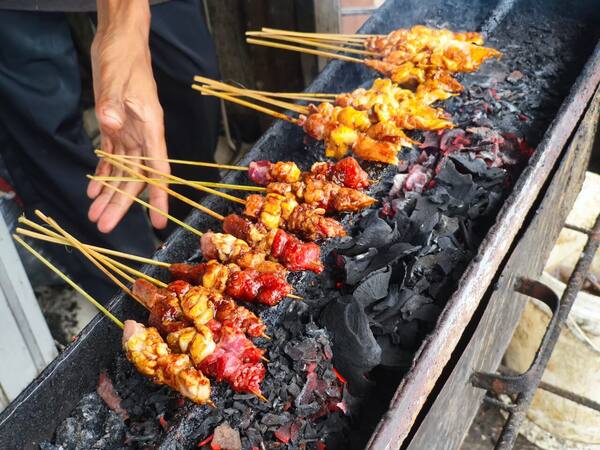 Kuliner Wajib Bali: 10 Makanan Khas & Tempat Legendaris untuk Mencobanya