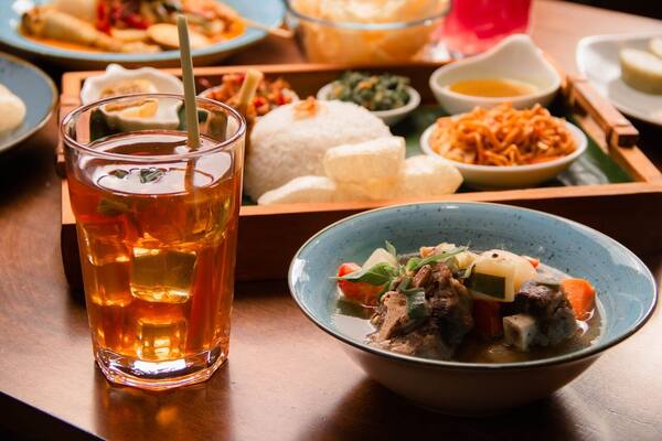 Kuliner Wajib Bali: 10 Makanan Khas & Tempat Legendaris untuk Mencobanya