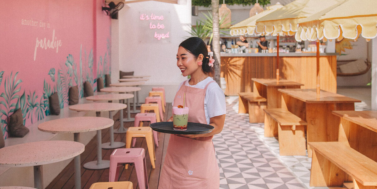 Kynd Community Canggu: Iconic Plant-Based Cafe with a Pink Wall