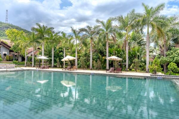 Liburan Bali Saat Musim Hujan 2026: 12 Aktivitas Anti-Hujan, Kawasan Terbaik & Cara Hemat Voucher Hotel