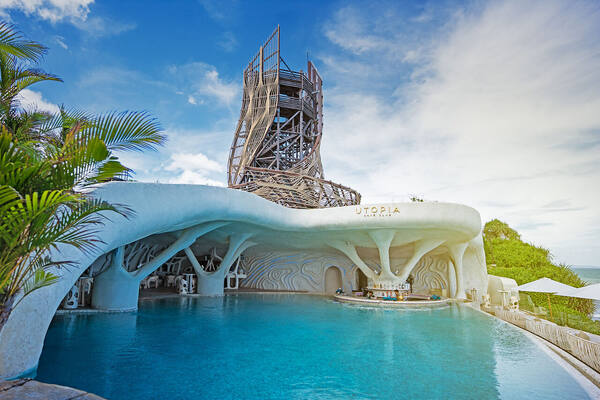 LUNA Beach Club Nuanu Tabanan: Beach Club Bambu Spiral di Tebing Pantai Nyanyi, Dekat Canggu